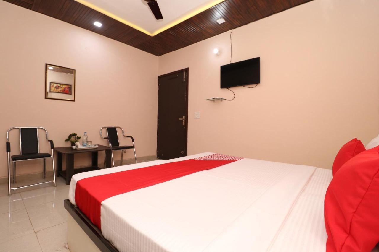 Oyo 28338 New Life Hotel Banur Exterior foto