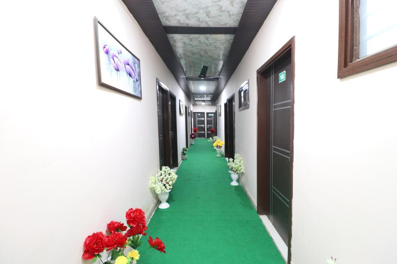 Oyo 28338 New Life Hotel Banur Exterior foto