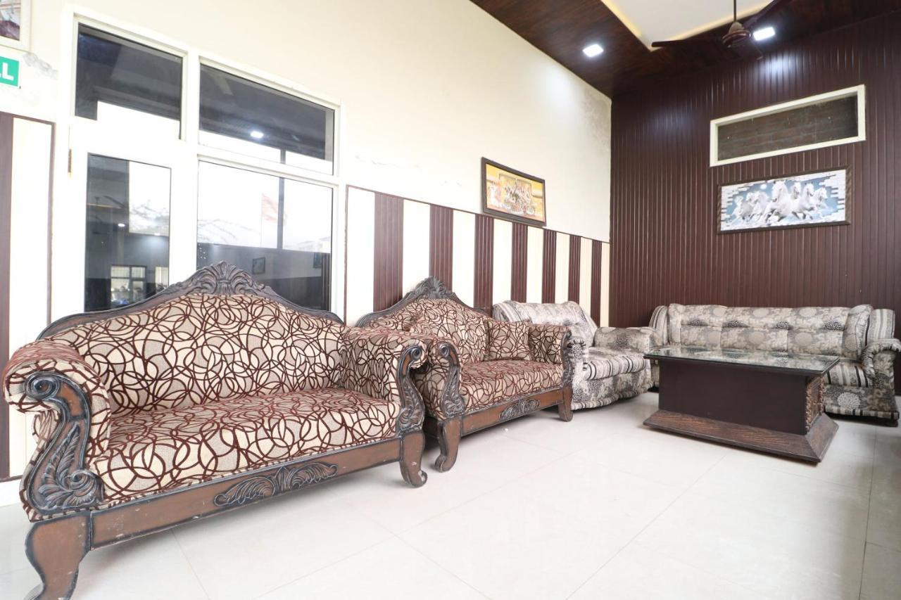 Oyo 28338 New Life Hotel Banur Exterior foto